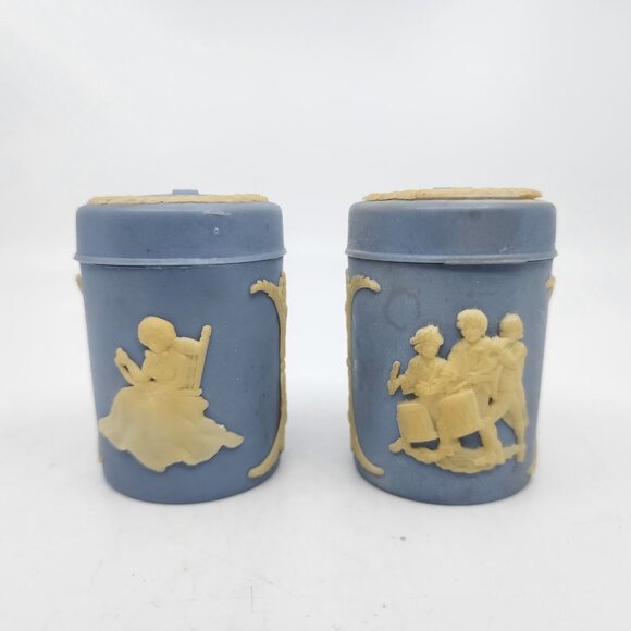 VTG Betsy Ross and Liberty Bell Wedgewood Motif Salt & Pepper Shakers Blue 1976 - Picture 1 of 8